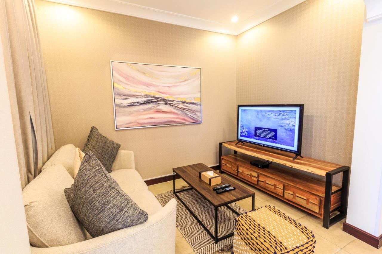 The S Holiday Homes - Stunning 5 Bedrooms Villa At The Palm Jumeirah With Private Beach And Pool Dubai Bagian luar foto