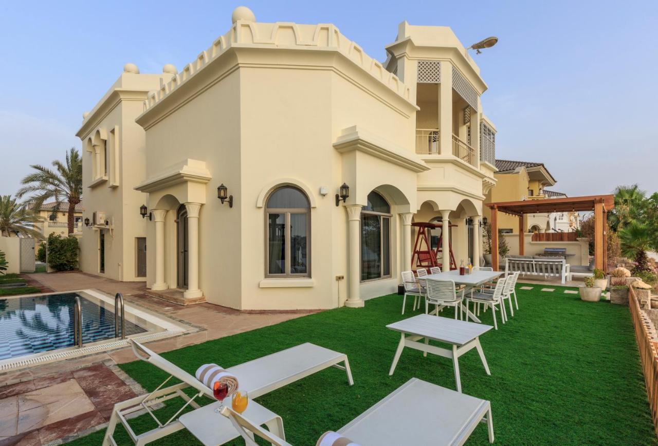 The S Holiday Homes - Stunning 5 Bedrooms Villa At The Palm Jumeirah With Private Beach And Pool Dubai Bagian luar foto